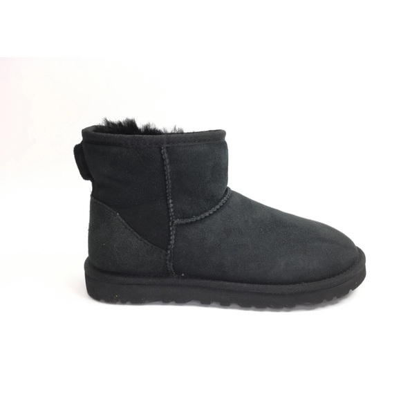 SOLD - UGG ANKLE Spring/Fall/Winter boots 💯 Auth. - Picture 4 of 7